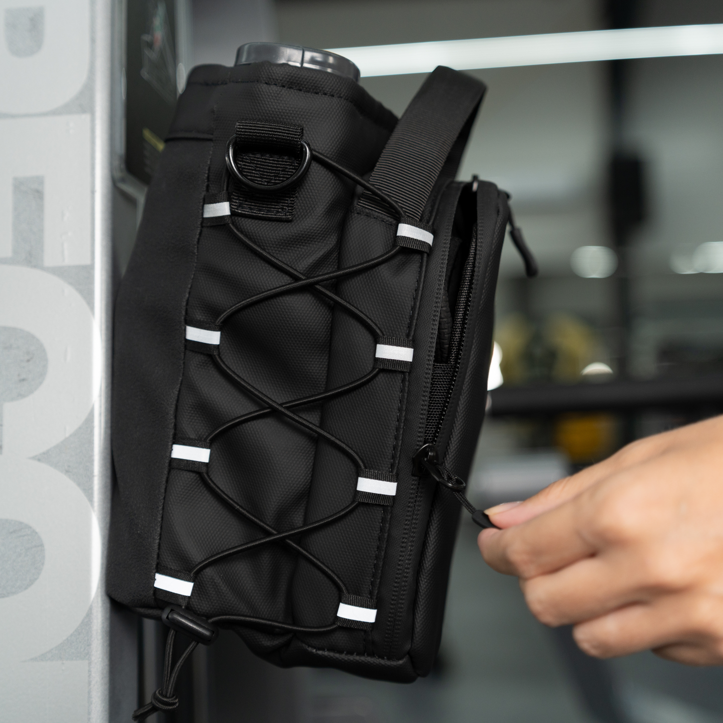Veyro Magnetic Gym Bag – Hands-Free Workout Companion